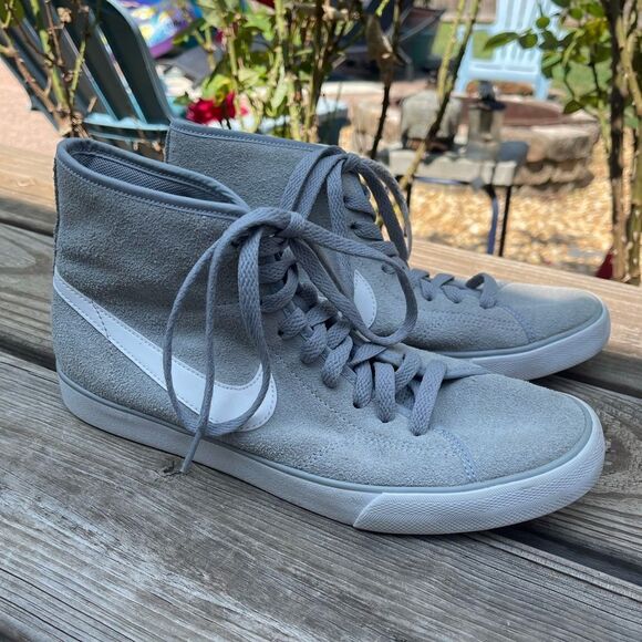 Nike suede hi tops - Picture 1 of 6